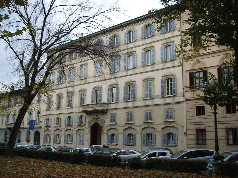 File:Palazzo in piazza d'azeglio.JPG