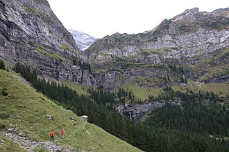 Ascent towards Pas d'Encel