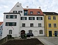 Ehemaliges Wohnhaus mit Werkstatt, jetzt Katholisches Pfarramt St. Georg