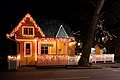 Deutsch: Pitten in Niederösterreich – Kleine Villa Kunterbunt mit Weihnachtsbeleuchtung. English: Pitten (Lower Austria) – Small Villa Villekulla with Christmas lights.