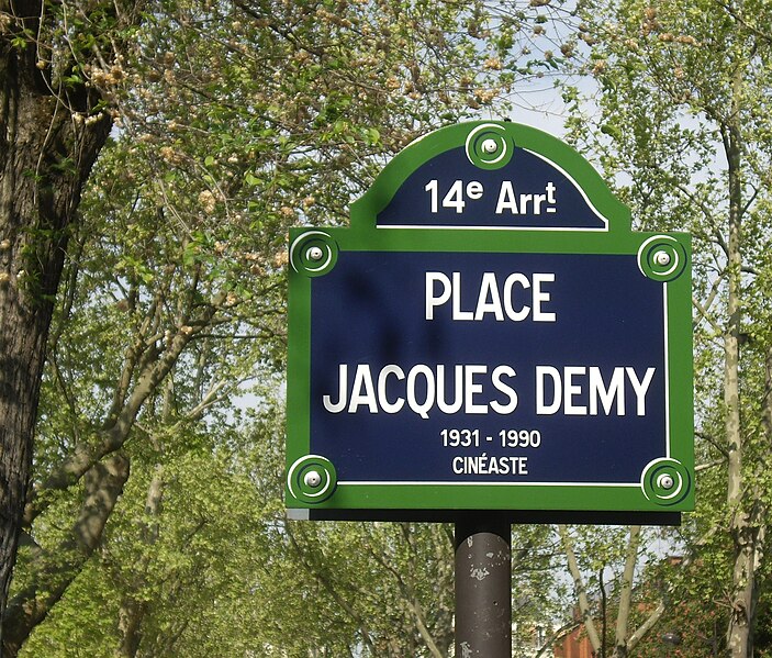 File:Place Jacques-Demy, Paris 14 n2.jpg