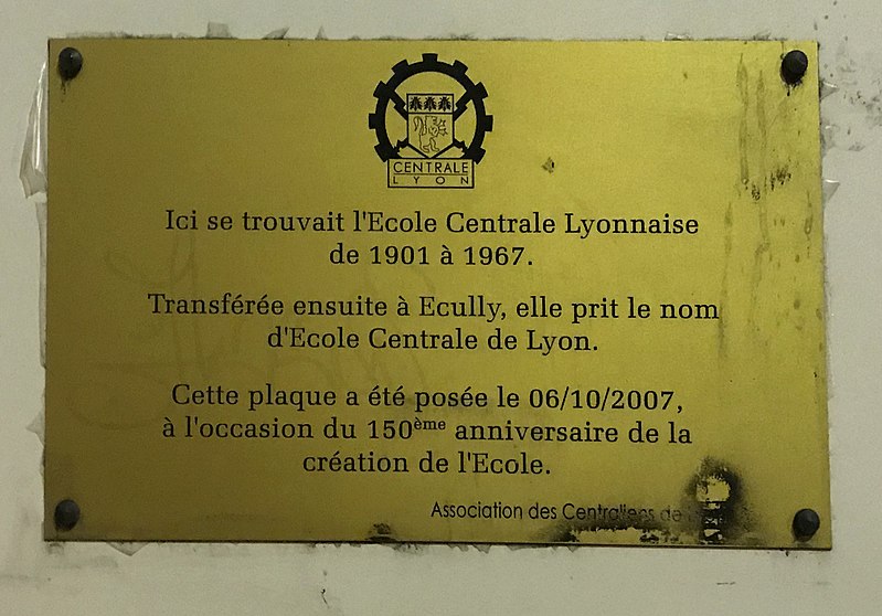 File:Plaque rappelant l'emplacement de l'école centrale lyonnaise.jpg