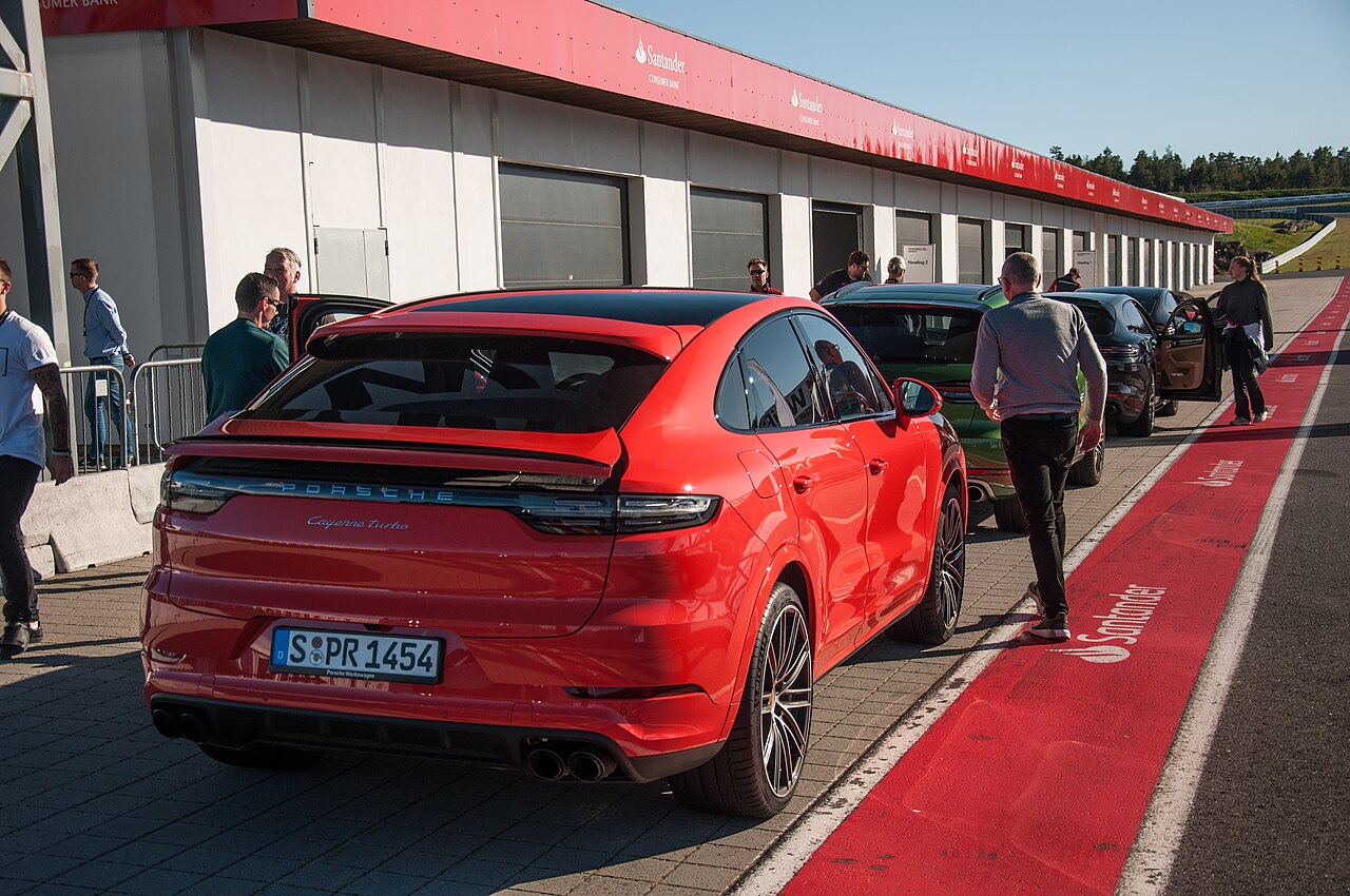 Image of Porsche Cayenne Coupé Turbo (48776650141)