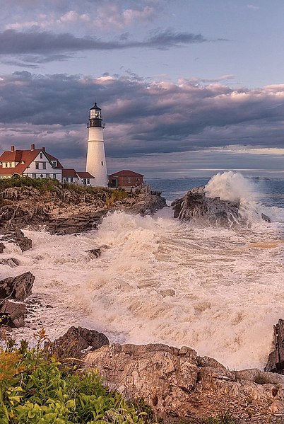 File:Portland Head Light during Storm Surge Activity.jpg