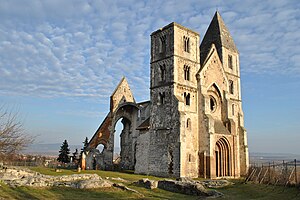 Zsámbék, Hungary: Ruins of Premonstratensian monastery church, in romanesque style, early 13th century. Author: Puffancs
