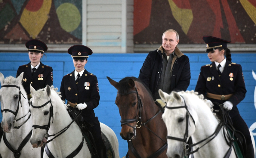 Putin congratulated the officers of the Moscow mounted police 06.png