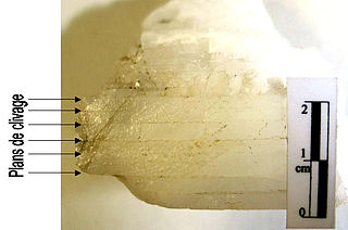 File:Quartz clivé de Saint-Paul-la-Roche.jpg