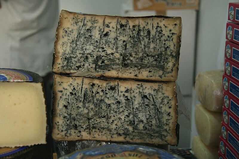 File:Queso de Valdeón (León).jpg