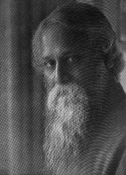 Rabindrinath Tagore portrait photo, circa 1922.jpg