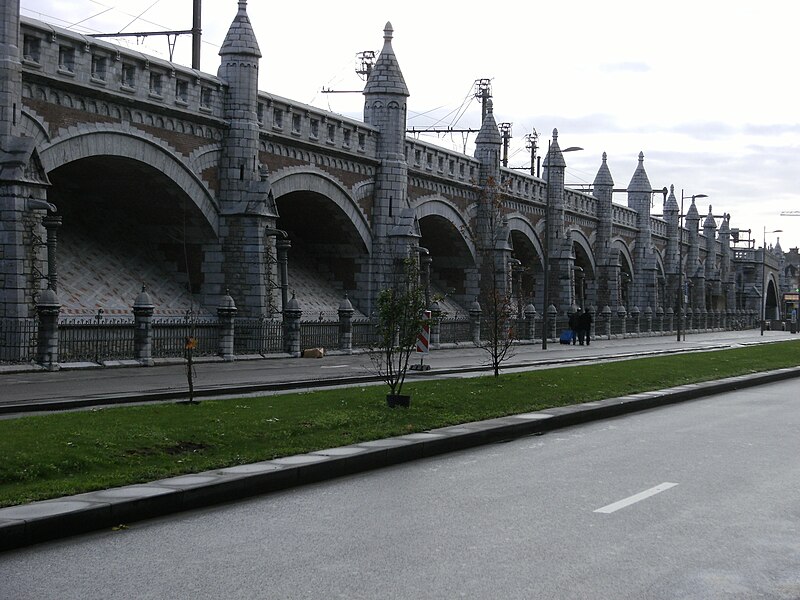 File:Railway overpass Antwerpen.jpg