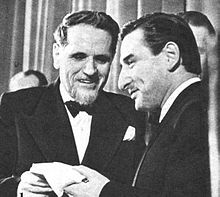 Renato Rascel riceve il Nastro d'argento 1952-1953 quale migliore attore per Il cappotto.