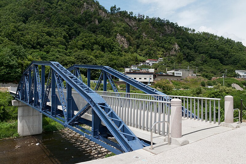 File:Rindo-Bridge-Maruko-02.jpg