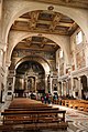 Arcs-diaphragmes sous plafond, l'arc triomphal est très décoré, St Prassede, Rome