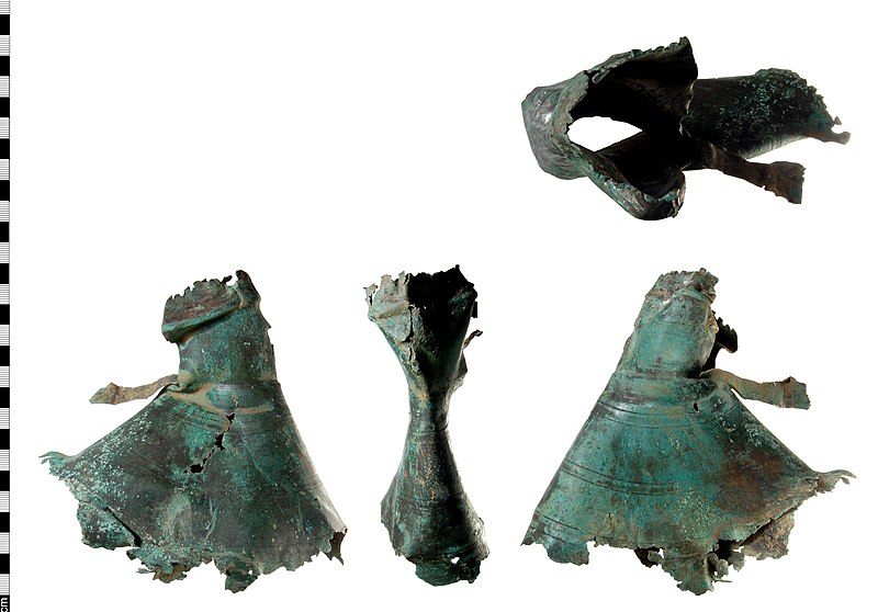 File:Roman jug no. 1, neck (Treasure case 2015 T909) (FindID 621821).jpg