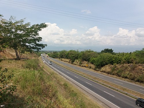 Freeway of Route 25 between Tuluá and Andalucía, Valle del Cauca, Colombia. In 2014 there were 2,279 kilometers of dual carriageway highways in Colombia.