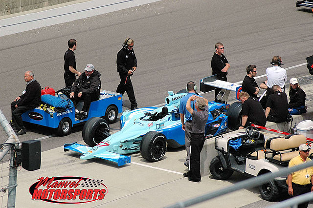 The SFR team during practice for the 2008 Indy 500