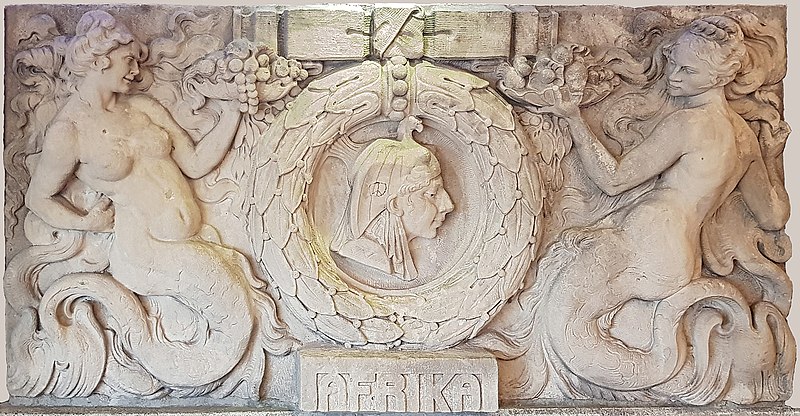 File:Sandsteinrelief Afrikaretusche d.jpg