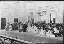 Scene from stage production of "Uncle Tom's Cabin", 1901)- Little Eva's death scene LCCN2004681923.jpg