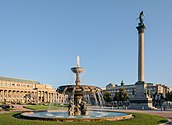 Fonteine ip de Schlossplatz mè Königsbau ip den achtergroend