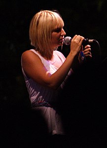 Sia Furler dans concert.jpg