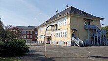 The main buildings in 2023 Sir Guy Carleton Elementary School (2023).jpg