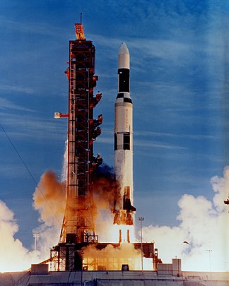 Eine Saturn V startete 1973 mit der Raumstation Skylab