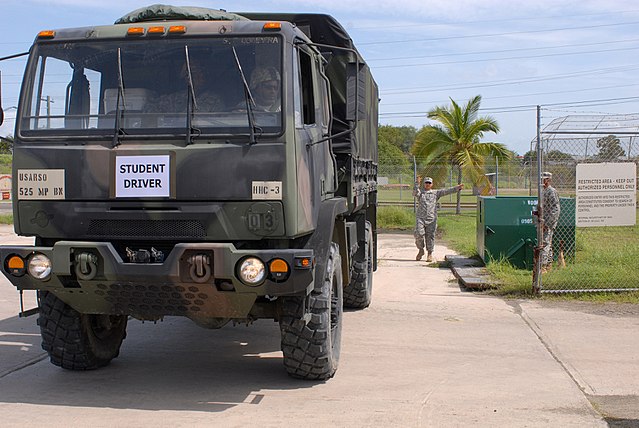 FMTV (軍用車両) - Wikipedia