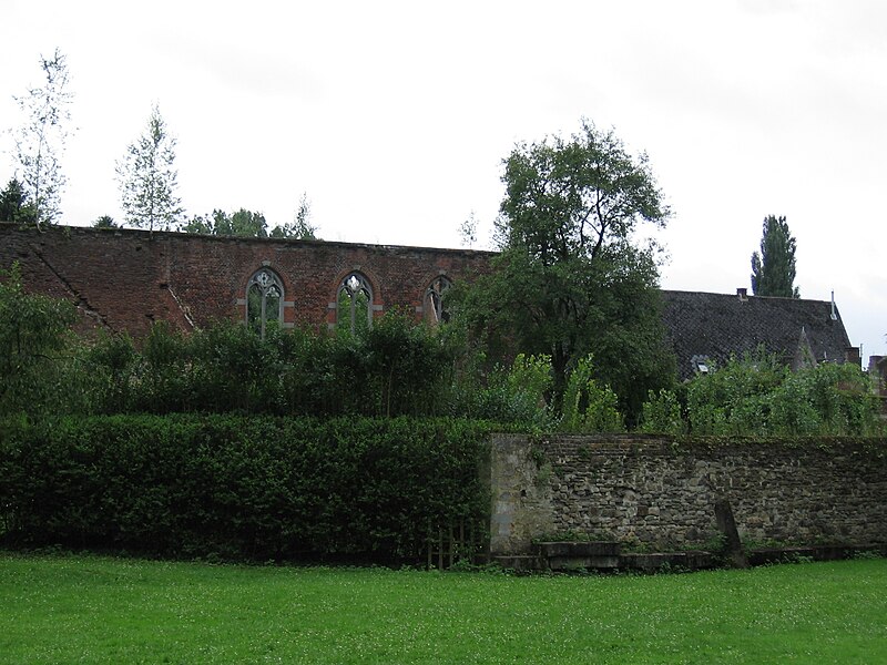 File:Soleilmont; Ruines de l'ancienne abbaye.JPG