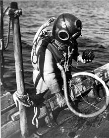 1940s sponge diver; the technique is still used