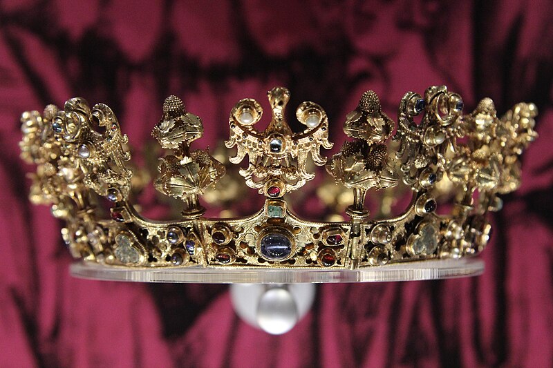 File:Sroda Treasure 2022 P01 female crown.jpg