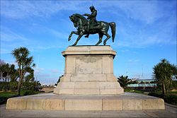 Staty rénovée av Napoléon Ier à Cherbourg-en-Cotentin.jpg