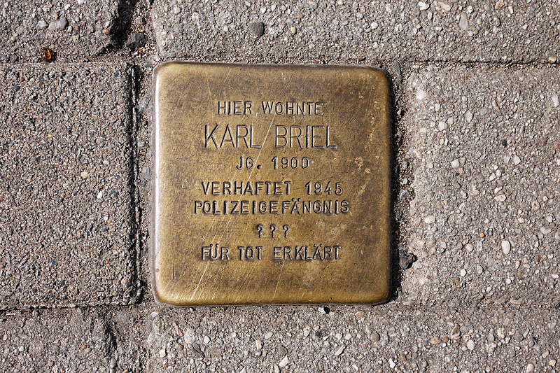 File:Stolperstein Karl Briel.jpg