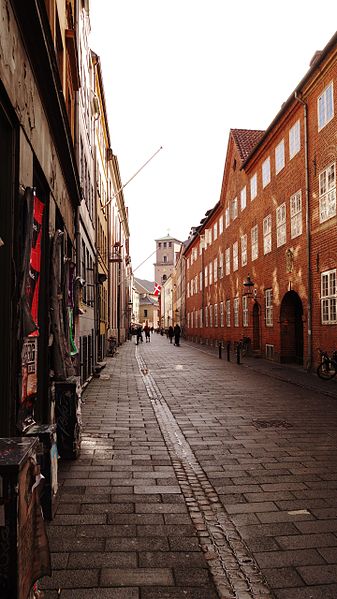 File:Store Kannikestræde - panoramio.jpg