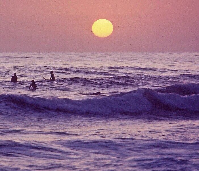 File:Sundown Surfers, San Clemente, CA (14896548191).jpg