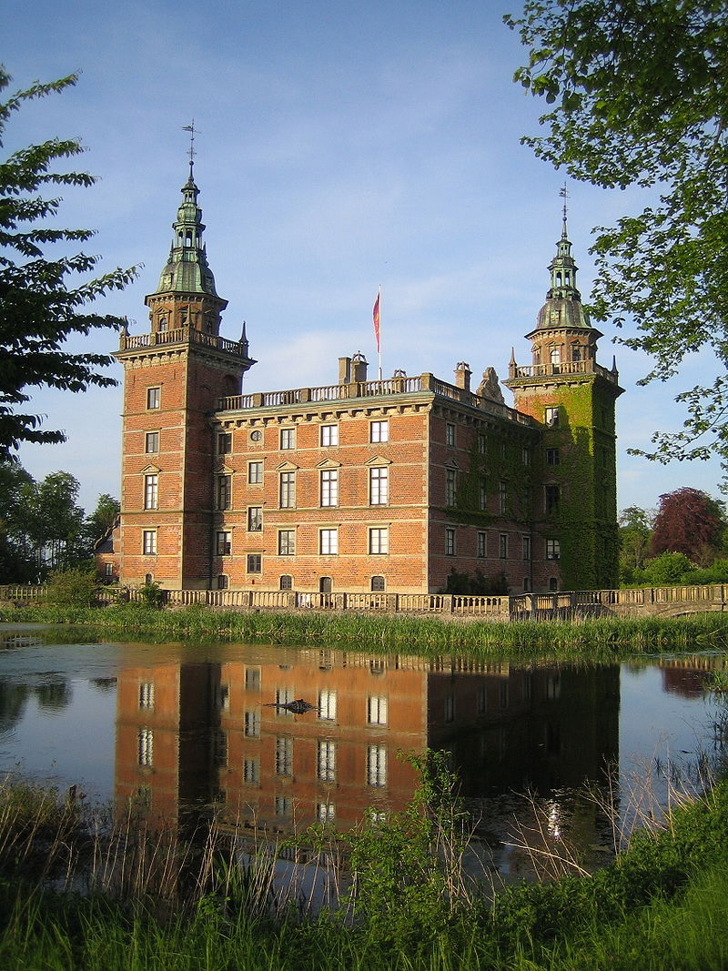 File:Swedish castle  - Wikimedia Commons