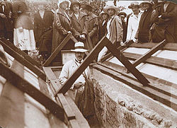 Sydow, Carl Wilhelm von i Kivik 1922 beskuren.jpg