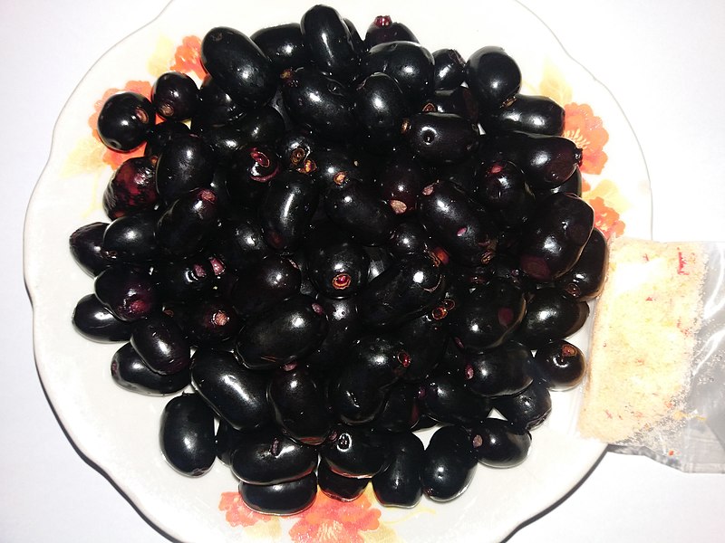 File:Syzygium cumini (black plum).jpg