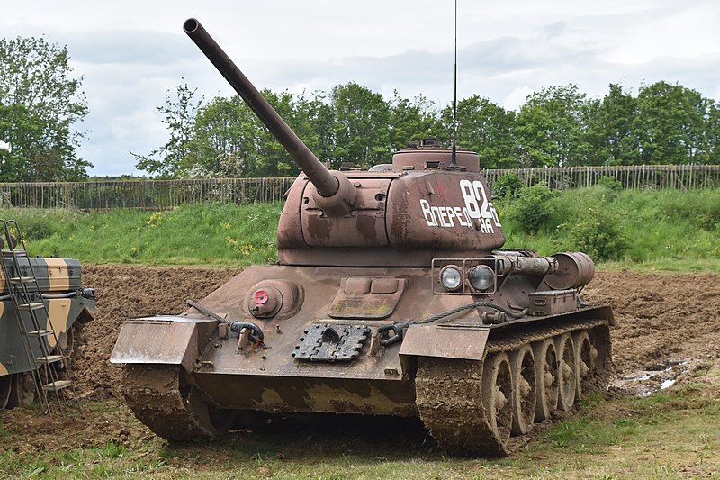 File:T-34-85 Medium Tank ‘82’ “ВПЕРЕД НА БЕРЛИН!” – IWM Duxford (51294086472).jpg