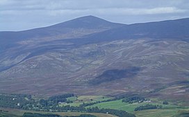 Pandangan ke Glen Esk, Dari Barat Knock - geograph.org.inggris - 566327.jpg