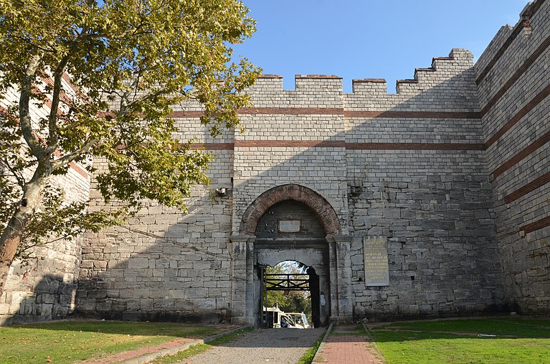 File:Theodosian Walls of Constantinople, Istanbul (37195885074).jpg