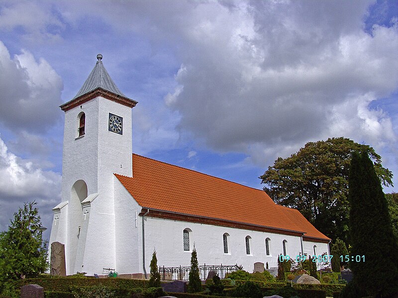 File:Thorning kirke (Silkeborg).JPG