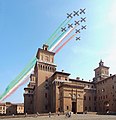 Le Frecce Tricolori sopra il castello Estense di Ferrara