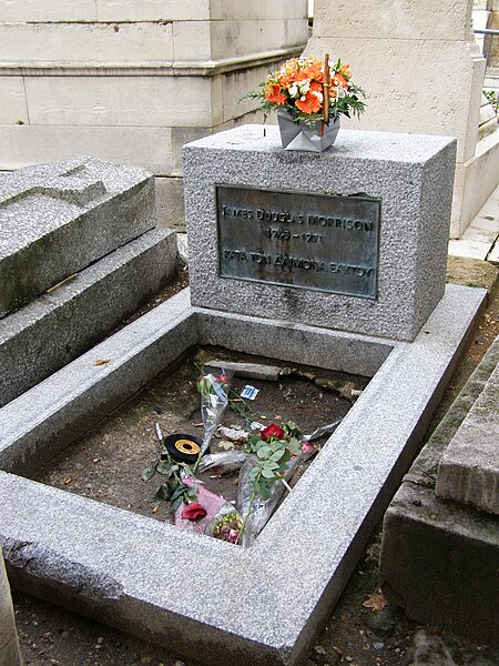 File:Tombe de Jim Morrison - Père Lachaise.jpg