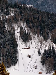 Vista dei tre trampolini esistenti a Dobbiaco, in inverno