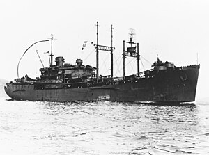USS Euryale (AS-22) tiba di lepas pantai San Francisco, California (USA), tanggal 22 februari 1946 (NH 77403).jpg