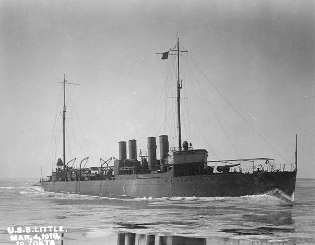 https://upload.wikimedia.org/wikipedia/commons/thumb/9/96/USS_Little_%28DD-79%29%2C_running_trials_in_icy_waters%2C_March_4%2C_1918.jpg/640px-USS_Little_%28DD-79%29%2C_running_trials_in_icy_waters%2C_March_4%2C_1918.jpg