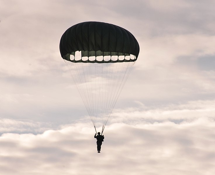 File:US Army paratrooper 141211-A-QW291-062.jpg