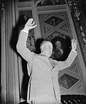 Senator Warren R. Austin udøver filibuster i 1939.