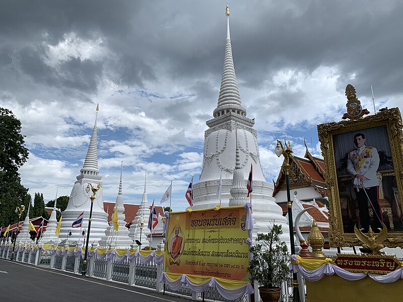 File:WatRajsiddharam Bangkok วัดราชสิทธาราม 07.jpg