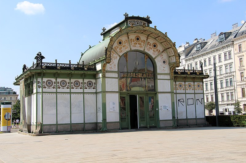 Die alte Stadtbahnstation am Karlsplatz: Fred Romero from Paris, France, CC BY 2.0, via Wikimedia Commons